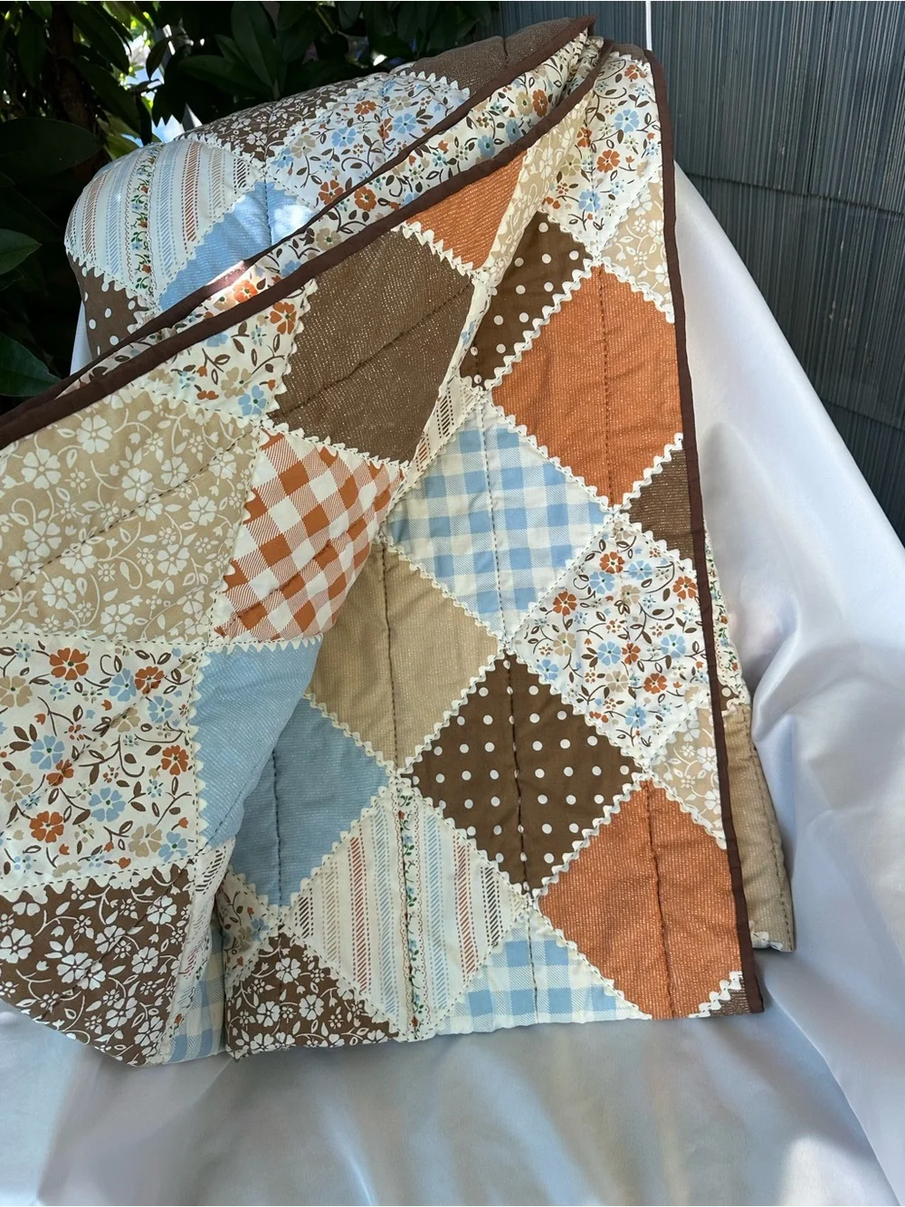 Vintage 1976, Sears ‘Country Calico’ Patchwork Reversible Comforter 8 ft x 6’8”